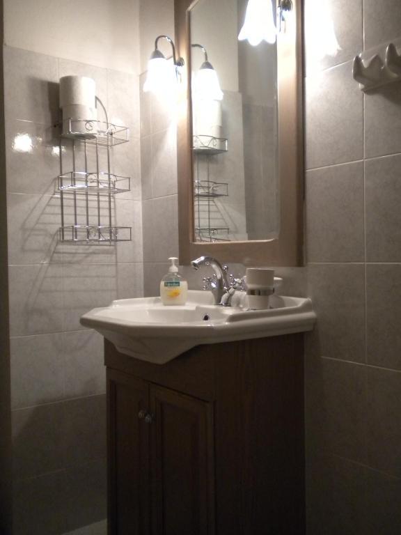 Agrampeli Apartment Mega Chorio Bilik gambar